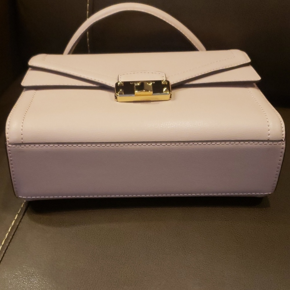 Brand new "Kinsley" Michael Kors leather satchel - Picture 4 of 6
